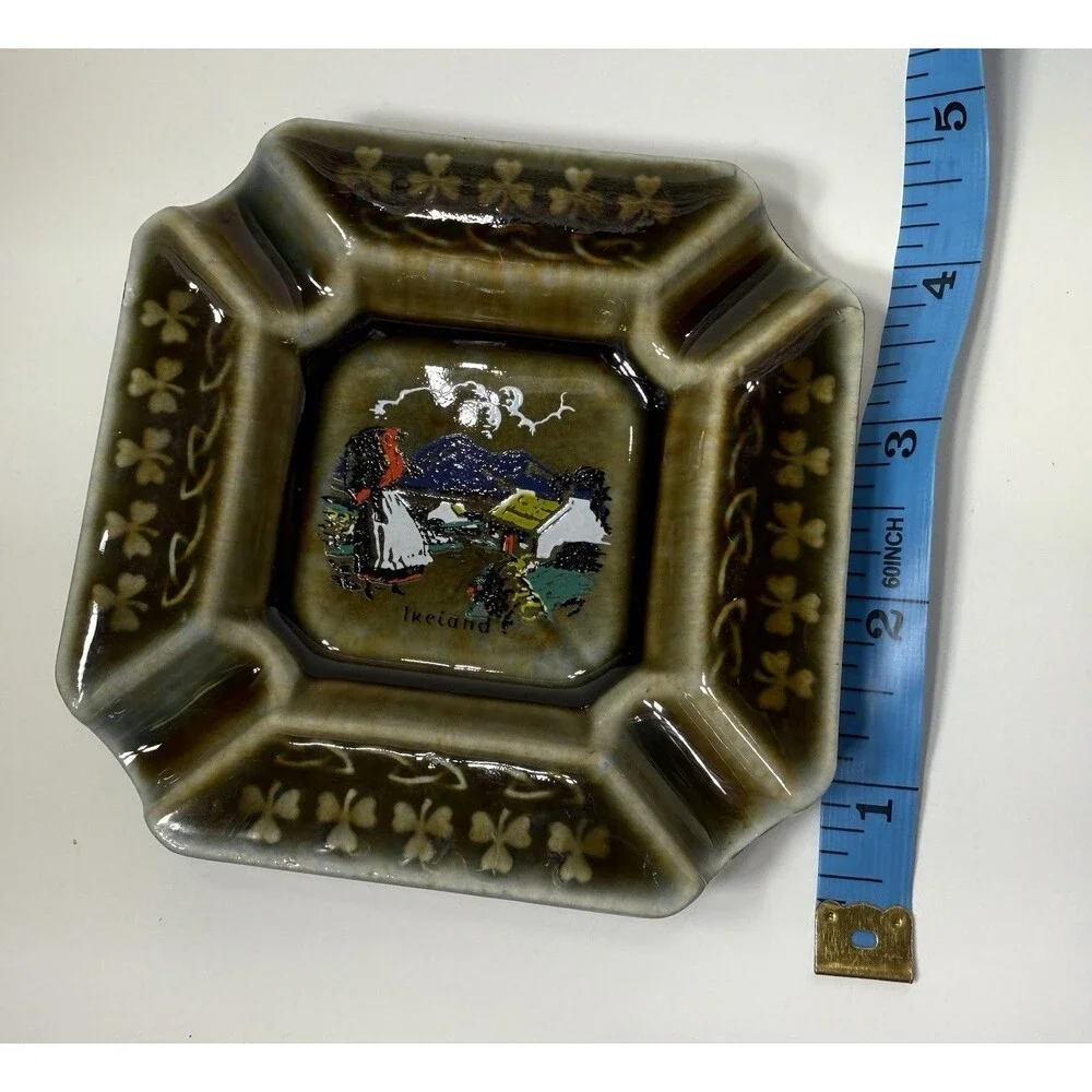 Vintage‎ Countryside Cottage Porcelain Ashtray Folk Art Wade Irish Porcelain
